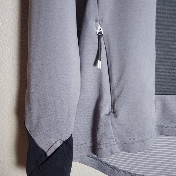 On Running Weather Shirt Womens Medium Gray Black Cowl Neck Zip Pocket Pullover - Picture 2 of 11